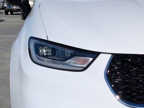 New 2026 Chrysler Pacifica Select FWD image 9