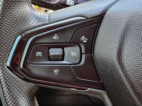 Used 2024 Chevrolet Trax LT FWD image 22