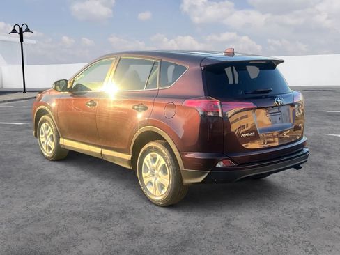 Used 2017 Toyota RAV4 LE image 3