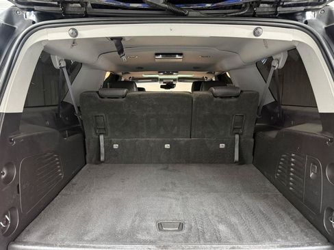 Used 2017 Chevrolet Suburban LT AWD/4WD image 33