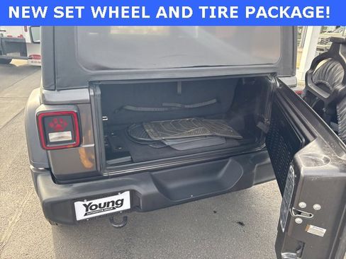 Used 2020 Jeep Wrangler Sport image 11