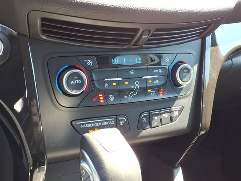 Used 2019 Ford Escape Titanium FWD image 21