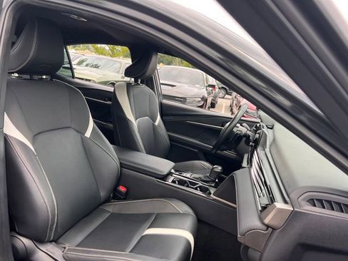 Used 2025 Toyota Camry SE w/ Convenience Package FWD image 30