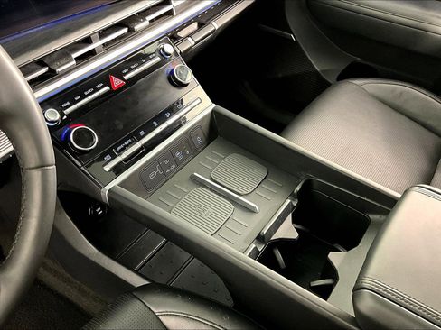 Used 2025 Hyundai Santa Fe Limited image 17