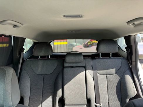Used 2020 Hyundai Santa Fe SEL w/ Convenience Package FWD image 11
