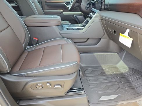 New 2026 GMC Sierra 2500 Denali w/ Denali Reserve Package image 10