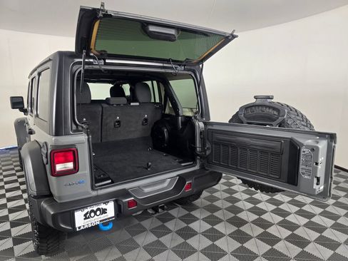 Used 2023 Jeep Wrangler Unlimited w/ Cold Weather Group AWD/4WD image 16