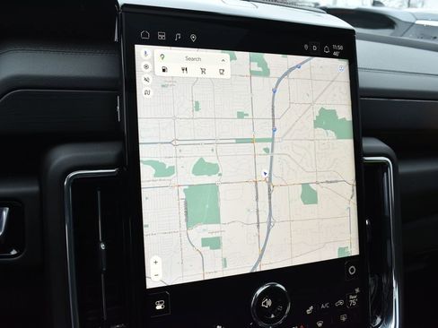 Used 2025 GMC Yukon Denali w/ Sun & Power Step Package image 21