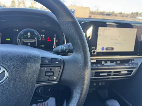 Certified 2025 Toyota Camry LE image 23