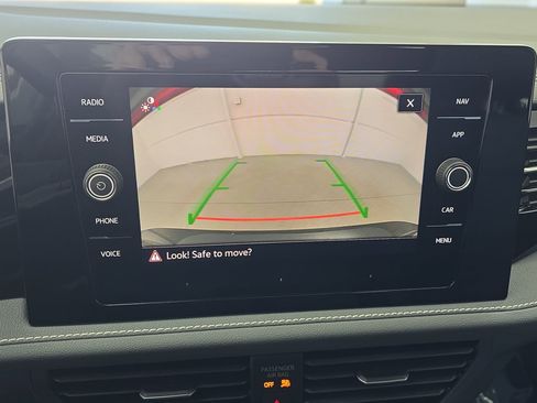 Certified 2025 Volkswagen Jetta SEL image 21