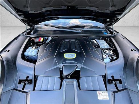 Used 2020 Porsche Cayenne E-Hybrid image 11