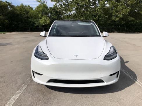Used 2022 Tesla Model Y Long Range AWD/4WD image 34