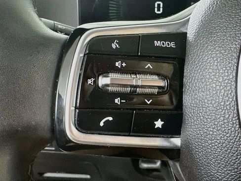 Used 2024 Kia Sorento S FWD image 25