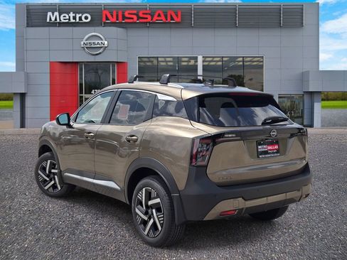 New 2026 Nissan Kicks SV w/ Cold Weather Package FWD image 4