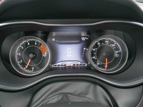 Used 2019 Jeep Cherokee Limited image 39