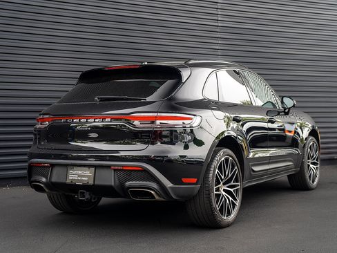 Certified 2023 Porsche Macan AWD/4WD image 29