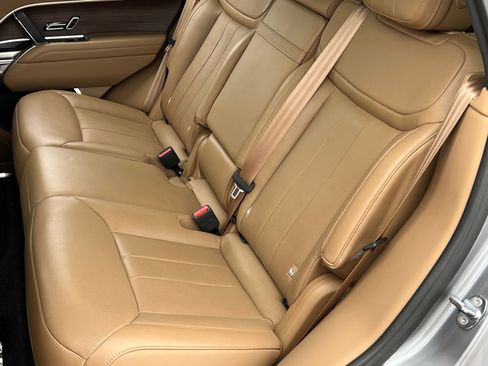Used 2023 Land Rover Range Rover SE image 19