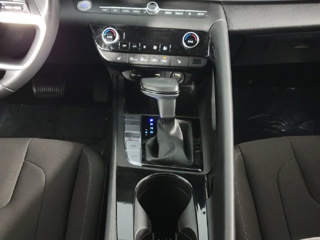 Used 2023 Hyundai Elantra SEL w/ Convenience Package FWD image 25