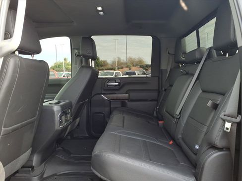 Used 2023 GMC Sierra 2500 Denali w/ Denali Black Diamond Edition image 15