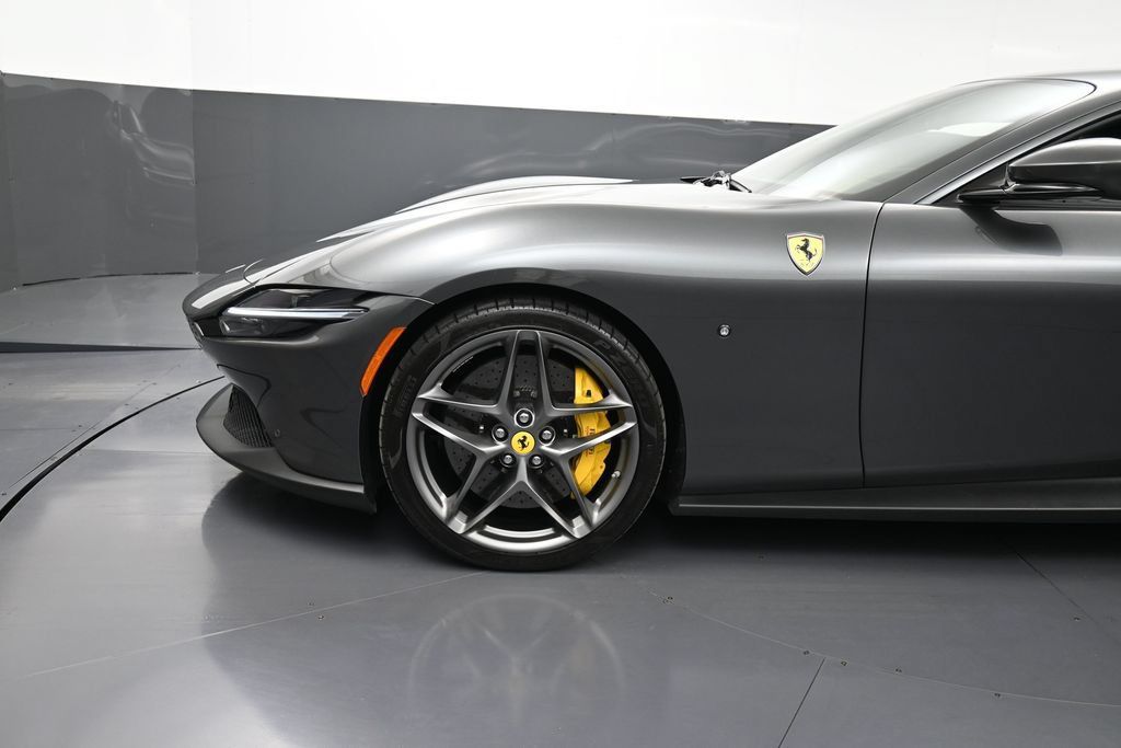 Used 2022 Ferrari Roma RWD image 12