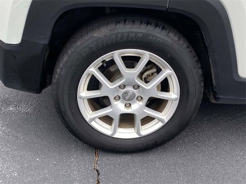 Used 2020 Jeep Renegade Latitude image 7