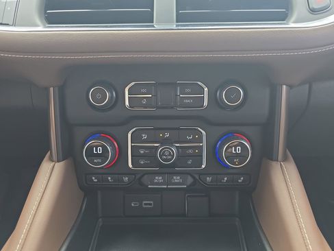 Used 2023 Chevrolet Tahoe High Country w/ Advanced Technology Package AWD/4WD image 27