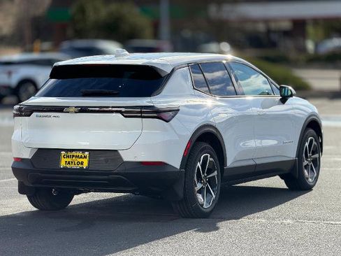 New 2026 Chevrolet Equinox EV LT image 18