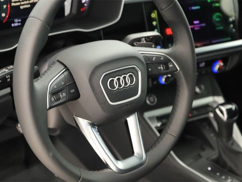 New 2025 Audi Q3 2.0T Premium image 16