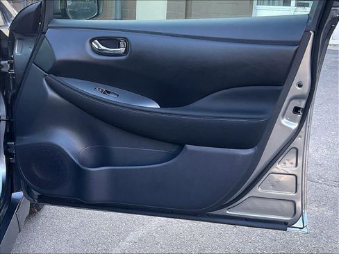 Certified 2023 Nissan Leaf S image 12