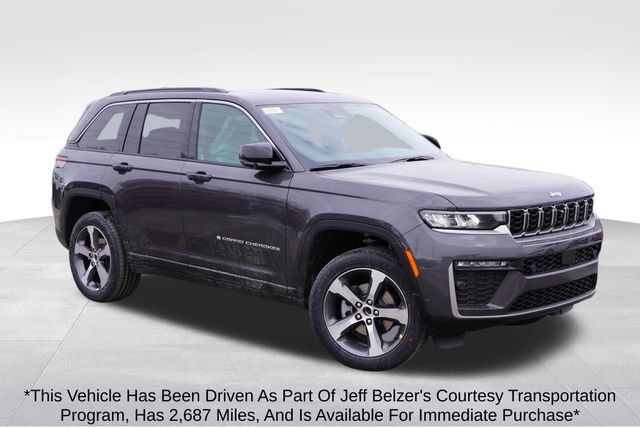 New 2026 Jeep Grand Cherokee Limited w/ Luxury Tech Group II AWD/4WD image 1