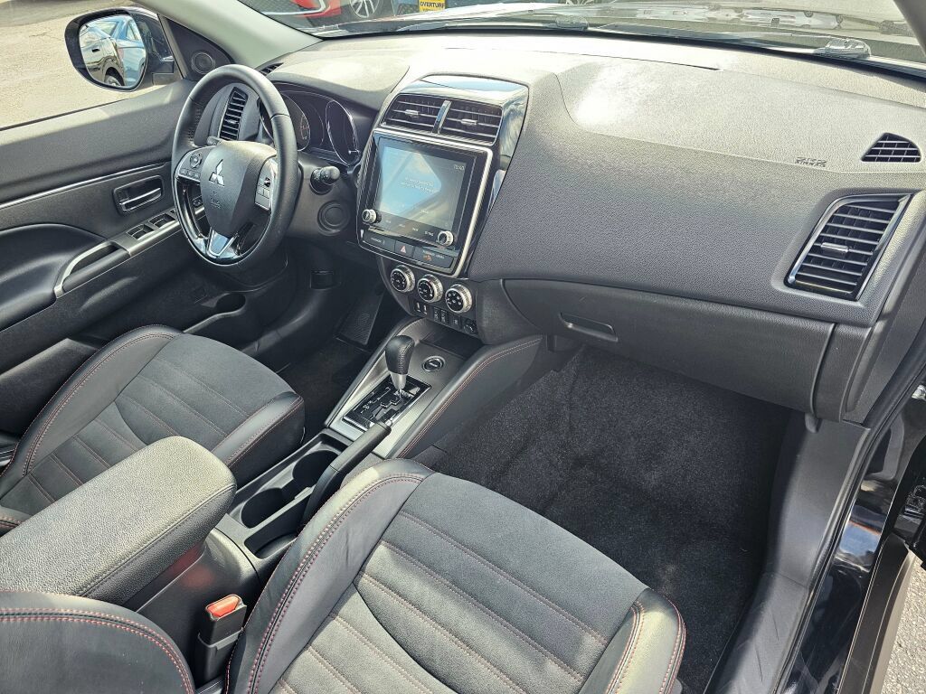 Used 2024 Mitsubishi Outlander Sport SE AWD/4WD image 16