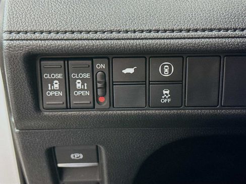 Certified 2023 Honda Odyssey Sport image 10