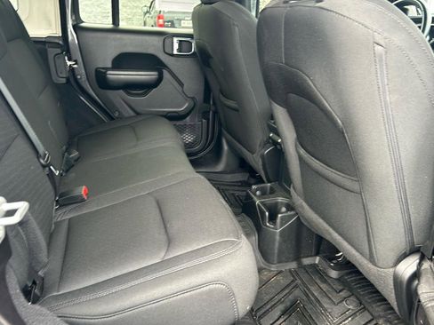 Used 2021 Jeep Wrangler Unlimited Sport S image 23