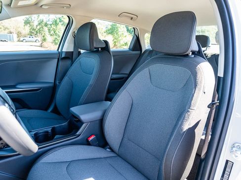 New 2026 Kia K4 LXS FWD image 14