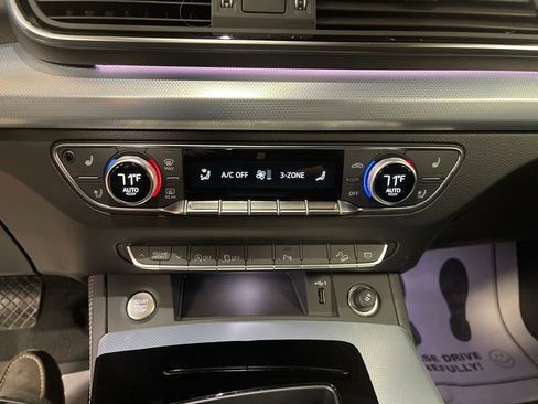 Certified 2025 Audi Q5 2.0T Premium Plus w/ Premium Plus Package image 21