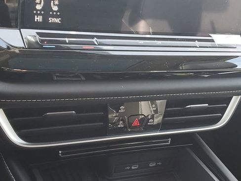 New 2026 Volkswagen Atlas SE image 29