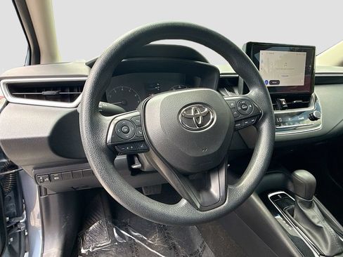 Used 2023 Toyota Corolla LE FWD image 11