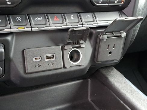 Used 2019 Chevrolet Silverado 1500 RST image 25