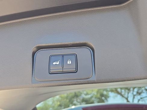 Certified 2023 Nissan Rogue SV w/ SV Premium B Package FWD image 11
