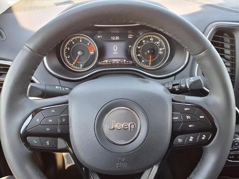 Used 2023 Jeep Cherokee Altitude Lux image 22