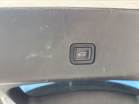 Used 2022 Chevrolet Traverse RS w/ LPO, Floor Liner Package image 12