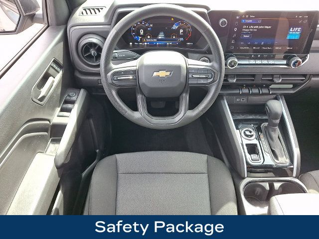 Used 2024 Chevrolet Colorado W/T w/ WT Convenience Package II AWD/4WD image 3