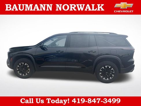 Used 2025 Chevrolet Traverse Z71 w/ Driver Confidence Package AWD/4WD image 3
