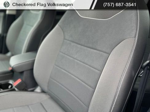 Used 2023 Volkswagen Taos SE AWD/4WD image 21