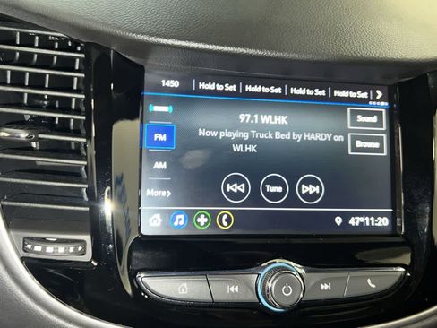 Used 2021 Chevrolet Trax LT FWD image 28