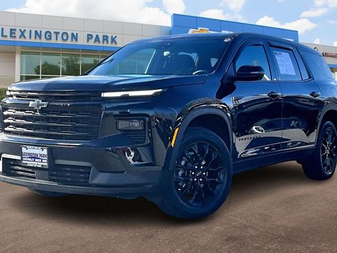 Used 2024 Chevrolet Traverse LS w/ Midnight/Sport Edition image 12