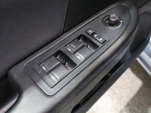 Used 2013 Chrysler 200 Touring w/ S Exterior Appearance Pkg image 13