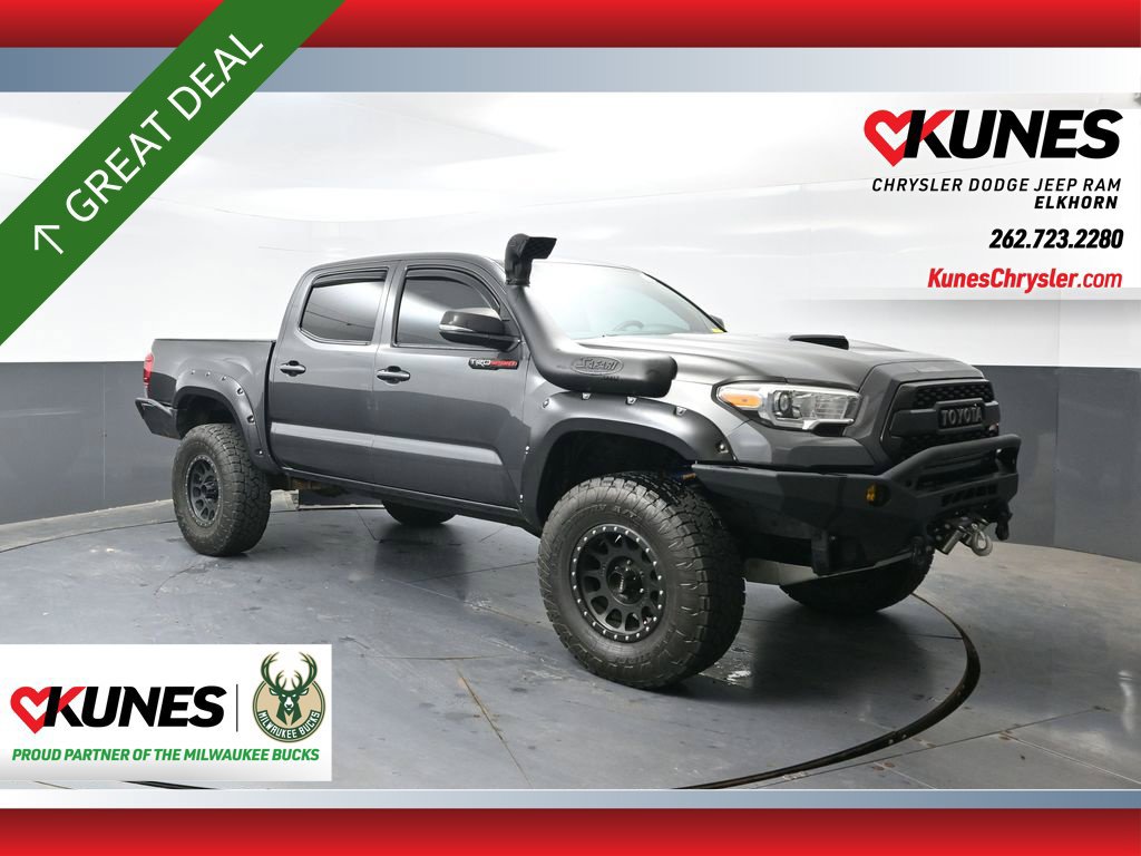Used 2016 Toyota Tacoma TRD Sport w/ Towing Package AWD/4WD image 1