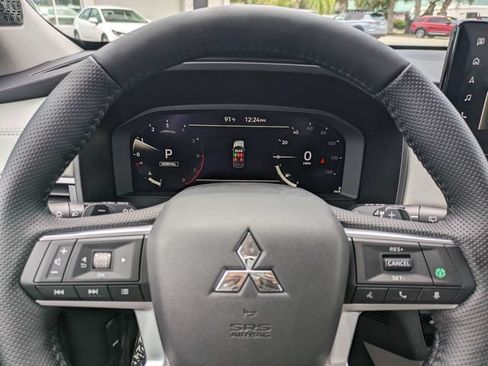 New 2026 Mitsubishi Outlander SE FWD image 25