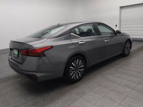 Used 2024 Nissan Altima 2.5 SV image 10
